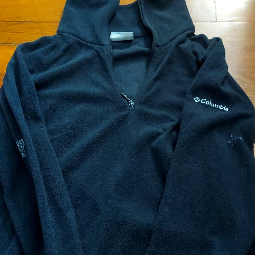 Columbia sweatshirt in decent condition